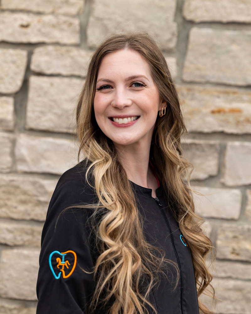 headshot of dental assistant | dentist apple valley mn
